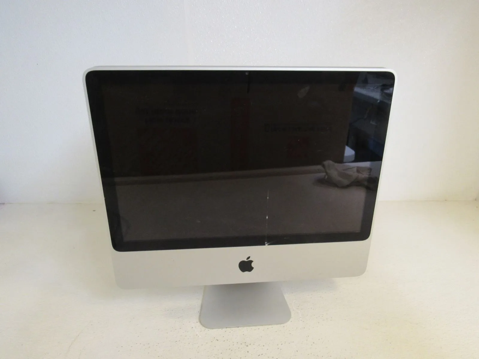 Apple iMac 20 in All In One Computer Bare Unit C Gray/Black 2GB RAM A1224 -- Used