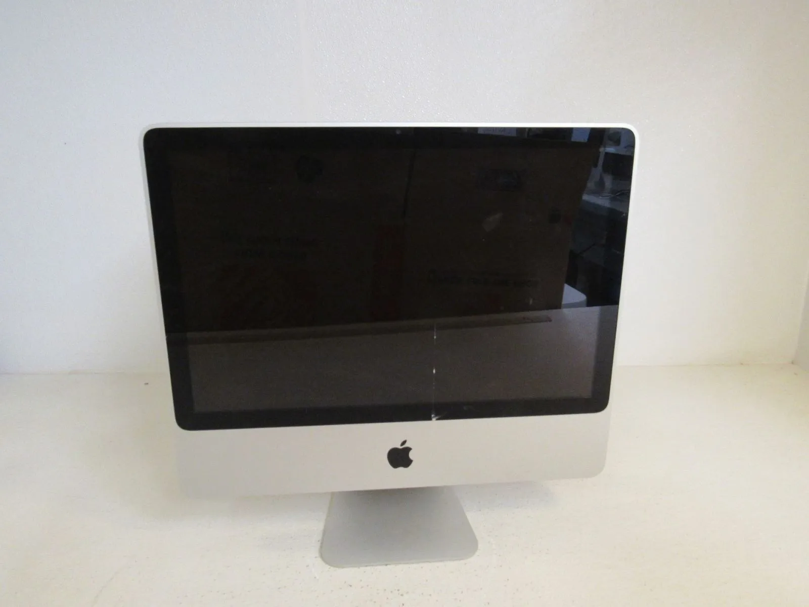 Apple iMac 20 in All In One Computer Bare Unit C Gray/Black 2GB RAM A1224 -- Used