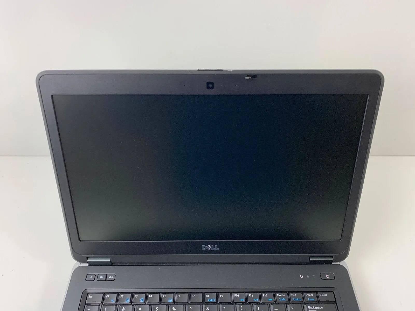 Dell Latitude E6440 14" Flagship Ultrabook | Intel Core i5-4300m @ 2.6GHz (4th Generation) | 8GB RAM, 128GB SSD [Solid State Drive]  | HDMI | Webcam | DVDRW  | Windows 10 Pro x64 | Grade A (Certified Refurbished)