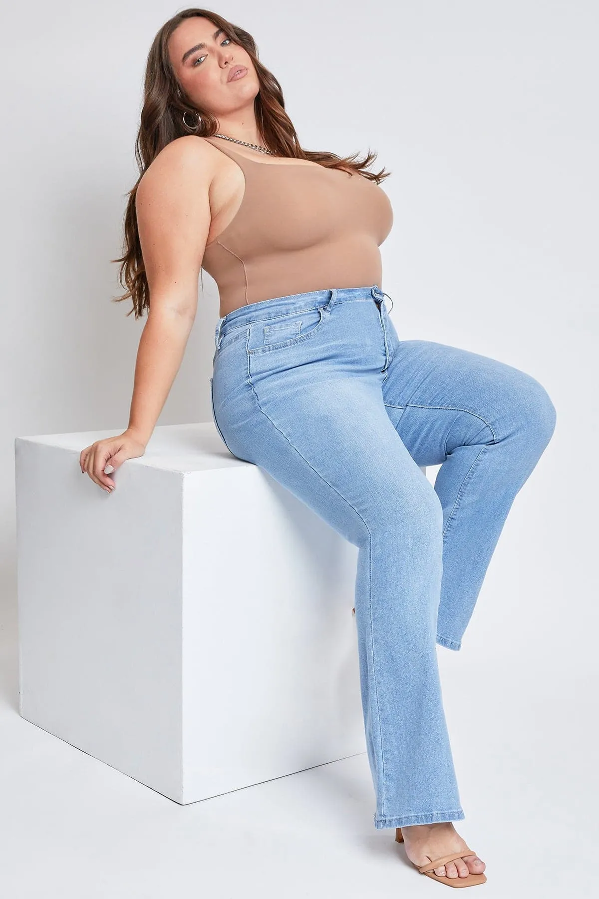 Women's  Plus Size Basic Flare Jeans